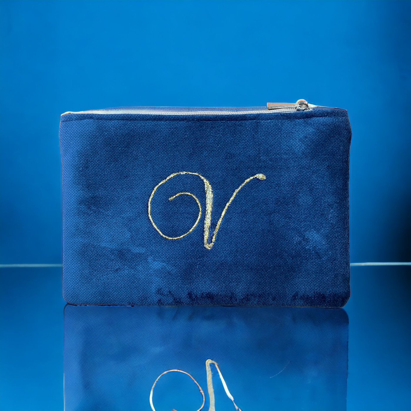 Make-up bag glitter initial